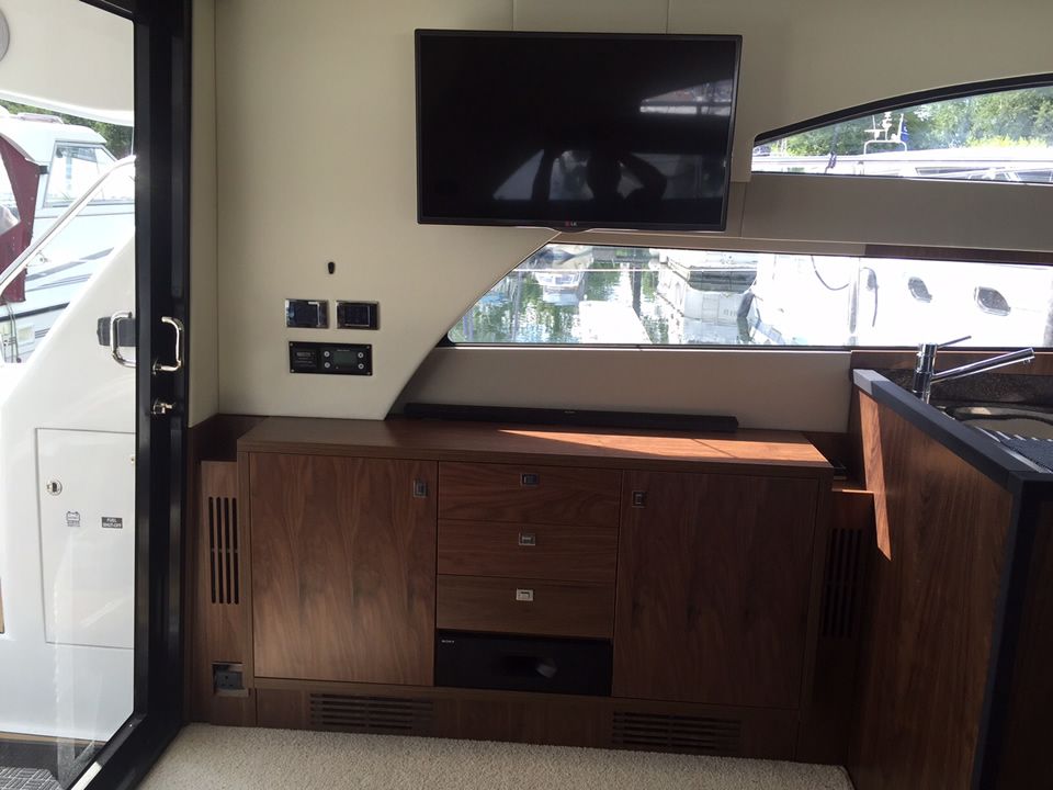 Saloon TV Media Unit